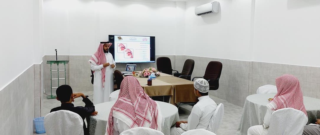 طلاب البرنامج في إحدى الدورات التدريبية